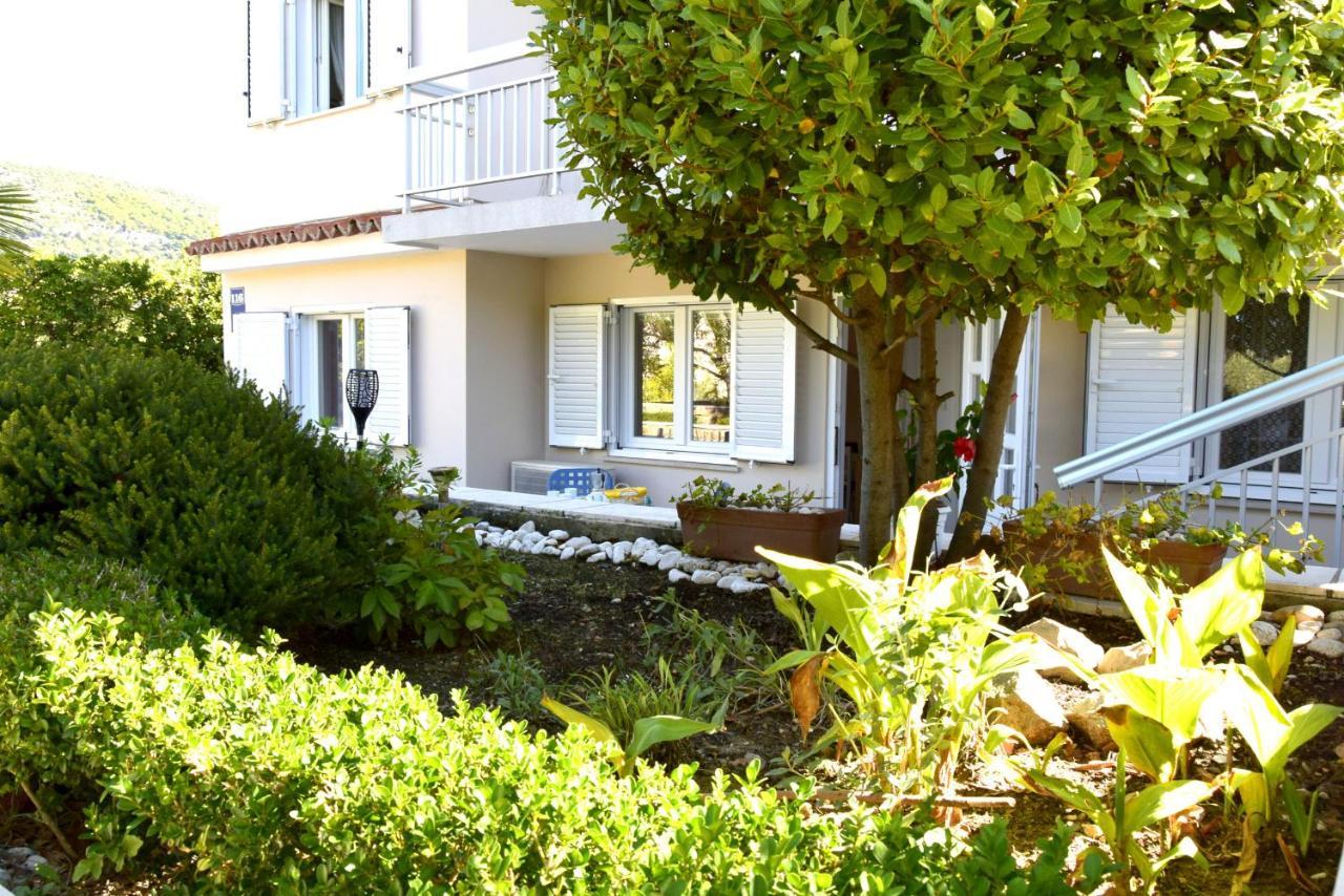 Miramar Gardenn Apartmment Banjol Bagian luar foto