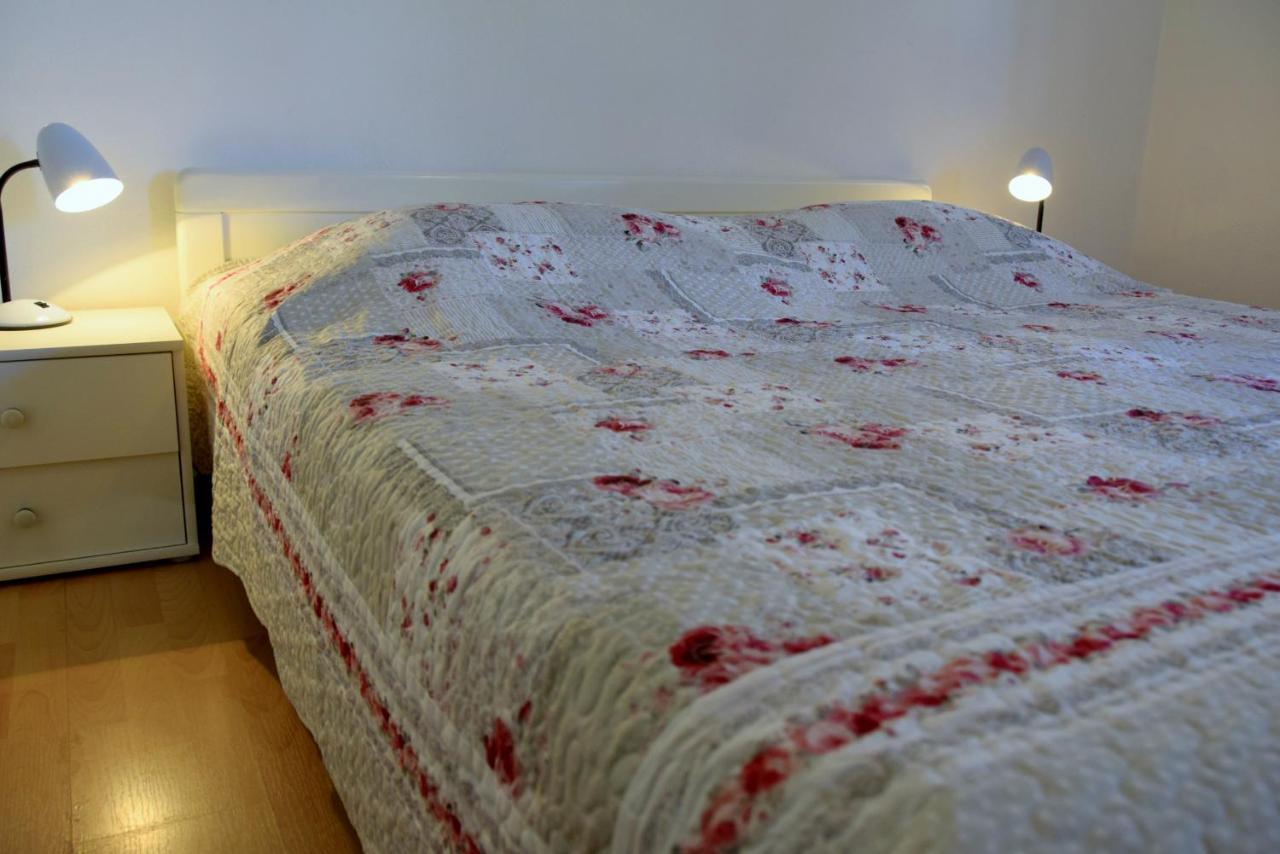 Miramar Gardenn Apartmment Banjol Bagian luar foto
